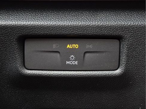 Used 2025 Volkswagen Tiguan S FWD image 16