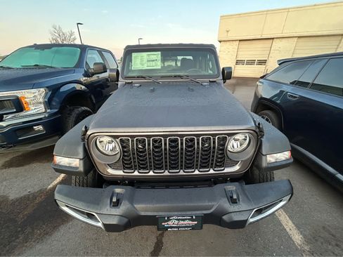 New 2025 Jeep Gladiator Sport image 2
