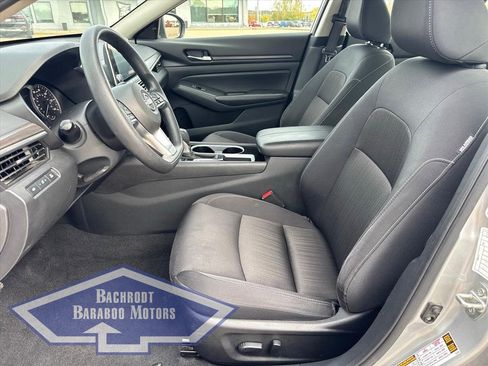 Used 2024 Nissan Altima 2.5 SV image 10