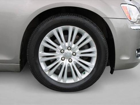 Used 2014 Chrysler 300 C AWD/4WD image 14