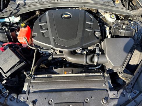 Used 2018 Chevrolet Camaro LT image 6