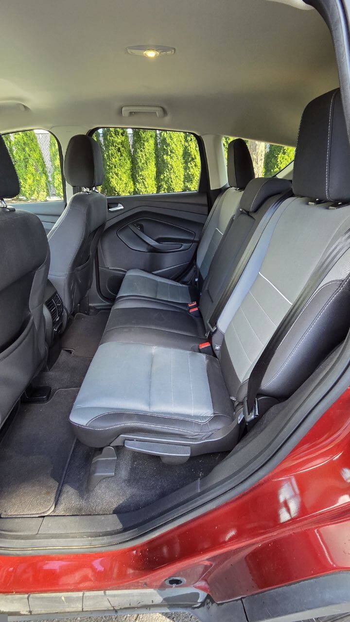 Used 2015 Ford Escape SE w/ Equipment Group 201A AWD/4WD image 10