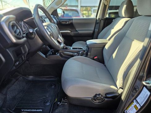 Used 2017 Toyota Tacoma SR5 image 13