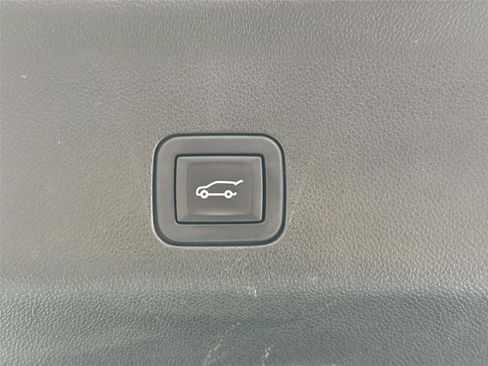 Used 2024 GMC Yukon XL SLT image 39