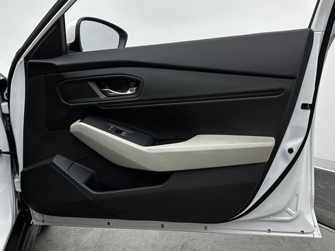 Used 2023 Honda Accord EX image 34