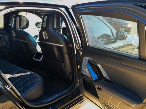 Used 2023 BMW 760i xDrive w/ Executive Package image 48