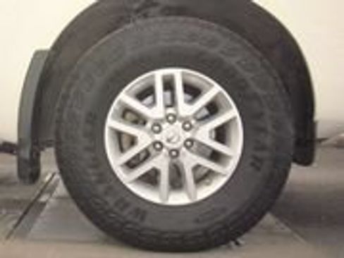 Used 2019 Nissan Frontier SV AWD/4WD image 18