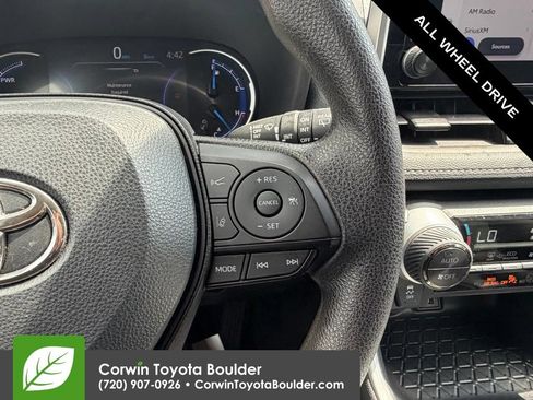 Used 2025 Toyota RAV4 XLE AWD/4WD image 26
