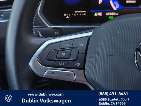 Used 2023 Volkswagen Tiguan SE R-Line image 21