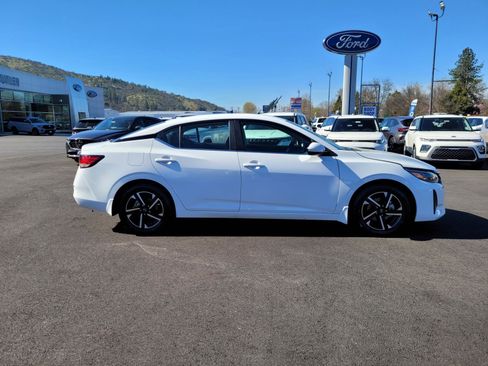 Used 2025 Nissan Sentra SV image 4