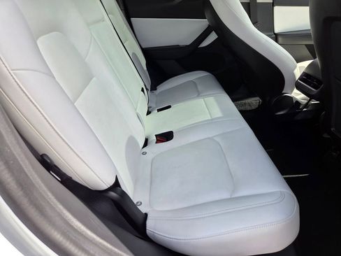 Used 2020 Tesla Model Y Long Range AWD/4WD image 19