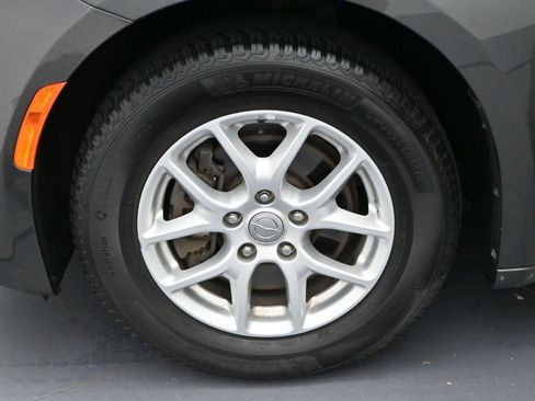 Used 2017 Chrysler Pacifica Touring FWD image 39