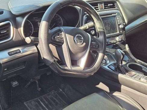 Used 2022 Nissan Maxima SV w/ Floor Mat Group FWD image 6