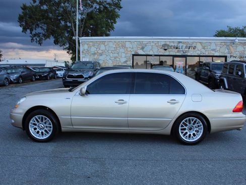 Used 2002 Lexus LS 430 RWD image 4