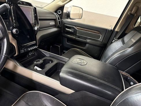 Used 2020 RAM 3500 Laramie image 19