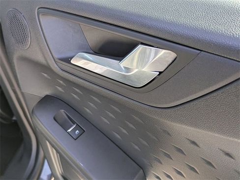 Used 2020 Ford Escape Titanium image 28