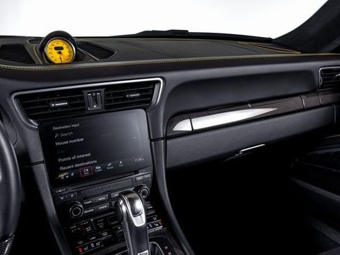 Used 2017 Porsche 911 Turbo S image 30