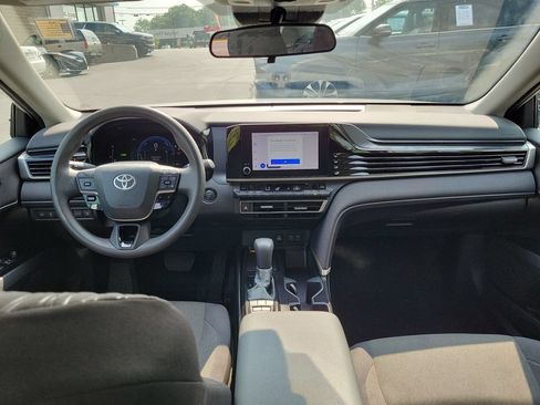 Used 2025 Toyota Camry LE FWD image 12