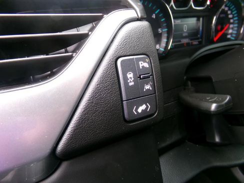 Used 2018 Chevrolet Suburban LT image 21