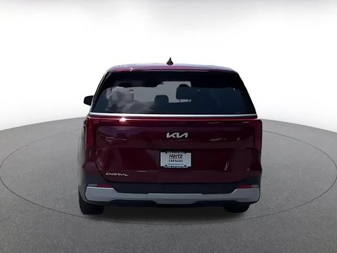 Used 2026 Kia Carnival FWD image 7