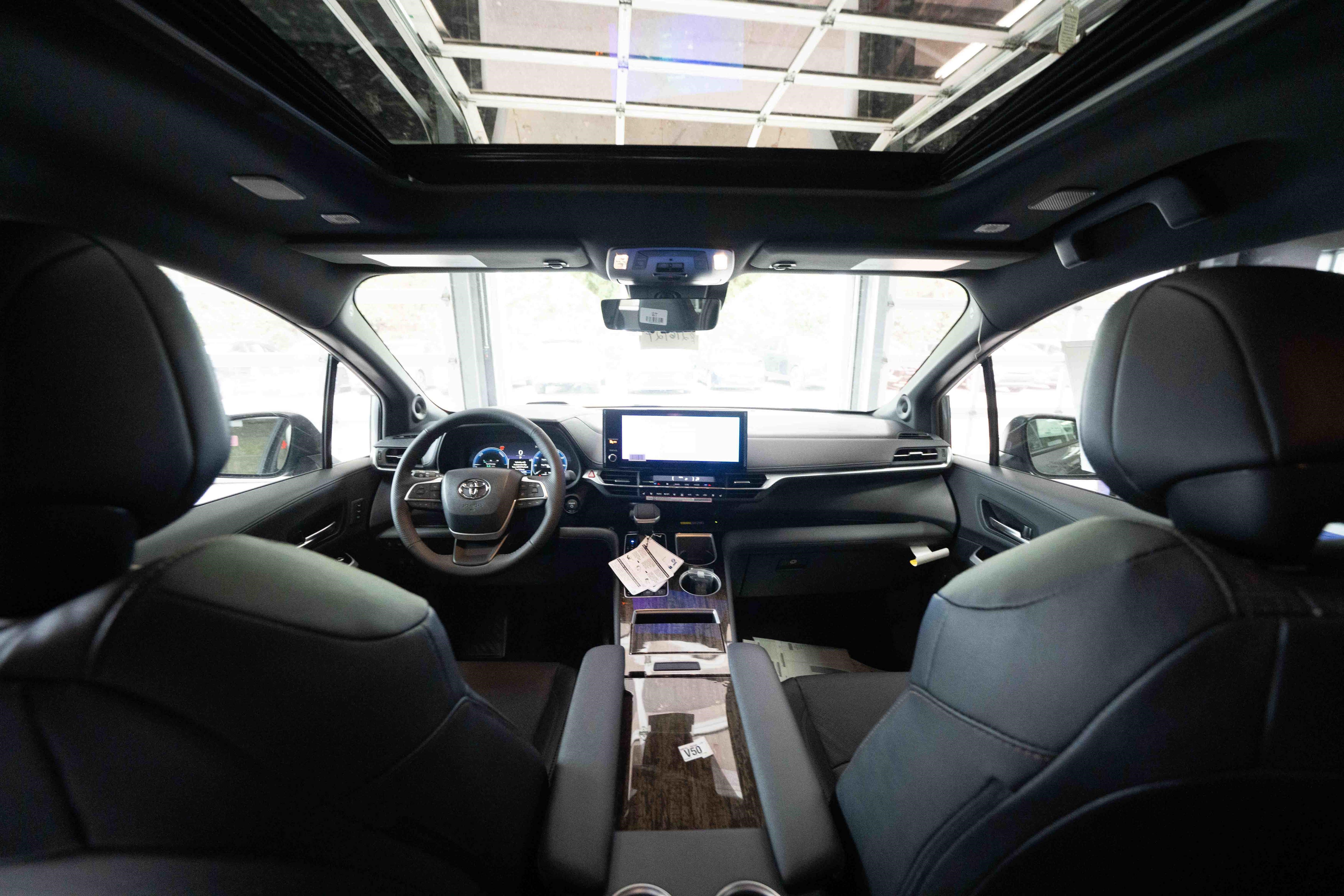 New 2026 Toyota Sienna Platinum AWD/4WD image 19