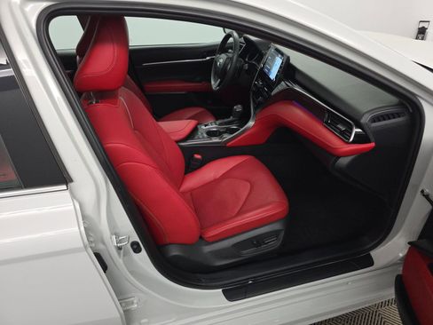 Used 2022 Toyota Camry XSE w/ Navigation Upgrade Package image 8