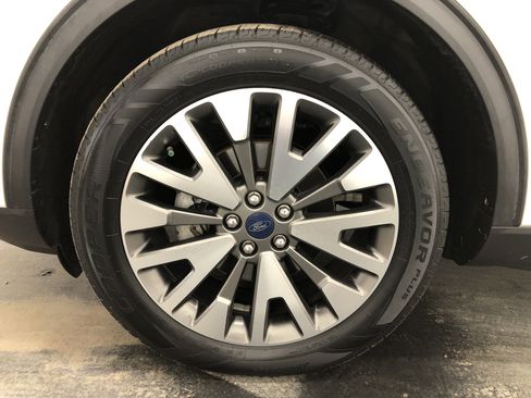 Used 2020 Ford Escape Titanium image 21