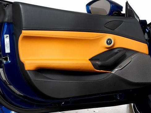 Used 2019 Ferrari Portofino image 54