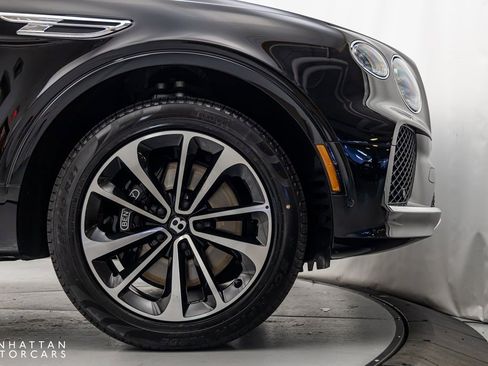 Used 2024 Bentley Bentayga Extended Wheelbase image 9