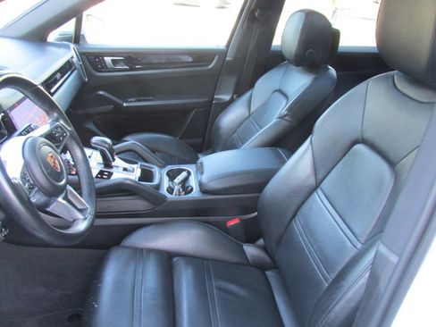 Used 2020 Porsche Cayenne image 59