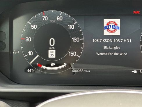 New 2025 Land Rover Discovery Dynamic SE image 28