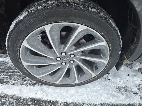 Used 2022 Lincoln Nautilus Reserve w/ Equipment Group 201A image 5