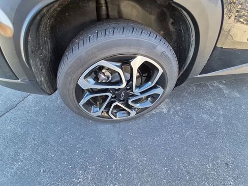 Used 2025 Chevrolet Trax RS w/ Sunroof Package image 9