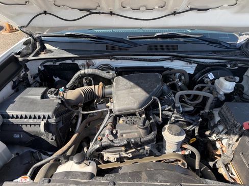 Used 2019 Toyota Tacoma SR AWD/4WD image 19