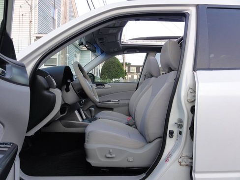 Used 2012 Subaru Forester 2.5X Premium AWD/4WD image 8