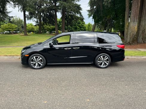 Used 2020 Honda Odyssey Elite image 2