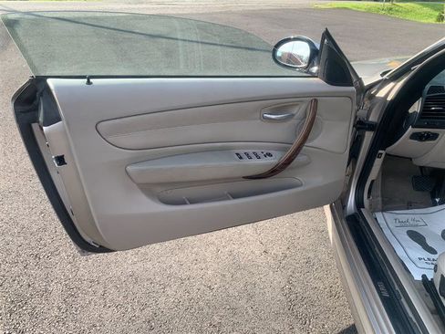 Used 2009 BMW 135i Convertible image 30