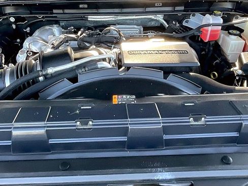 Used 2022 GMC Sierra 2500 Denali w/ Denali Black Diamond Edition image 9