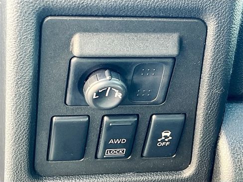 Used 2012 Nissan Rogue SV w/ Premium Pkg image 10