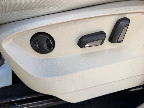 Used 2018 Volkswagen Atlas SE FWD image 14