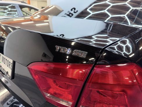 Used 2013 Volkswagen Passat TDI SE image 9