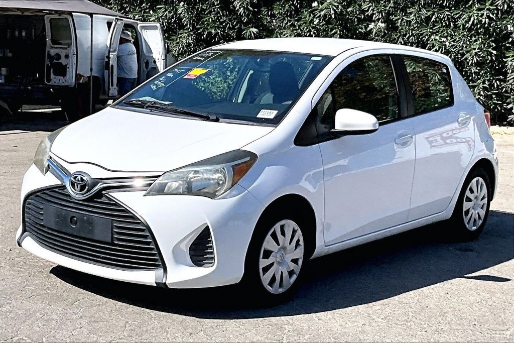 Used 2015 Toyota Yaris L FWD image 3