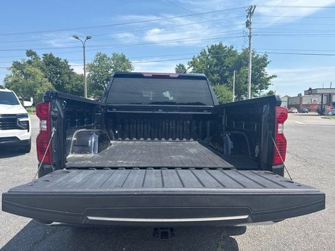Used 2023 Chevrolet Silverado 1500 LT AWD/4WD image 8