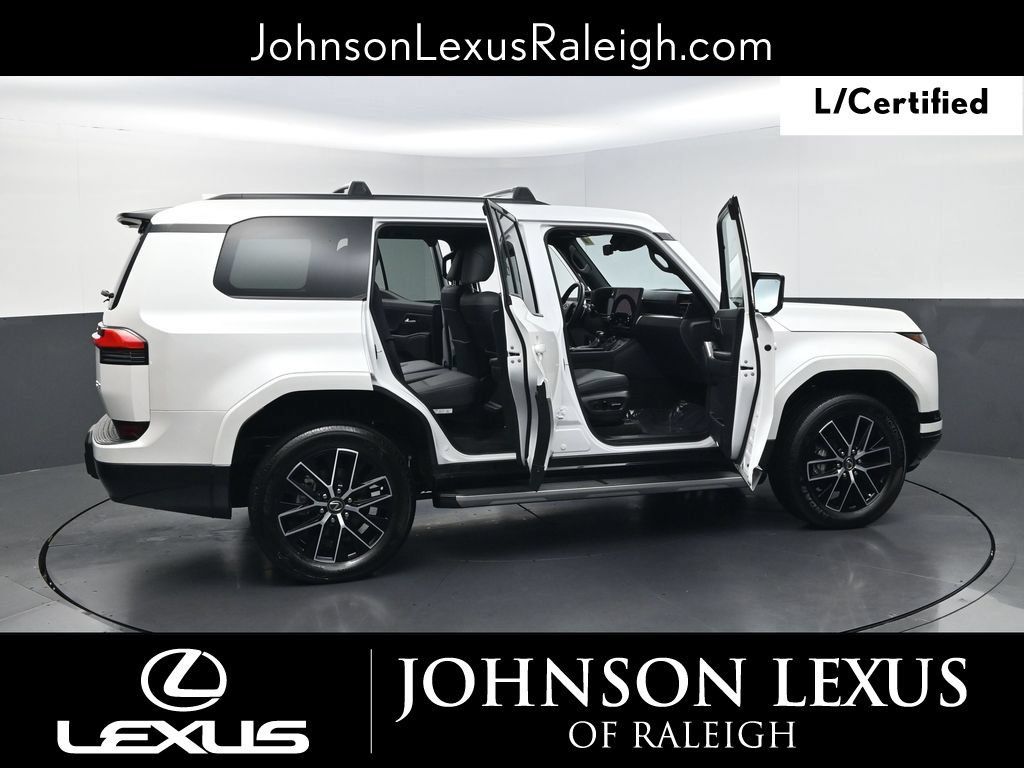 Certified 2024 Lexus GX 550 w/ Accessory Package (Z1) AWD/4WD image 32