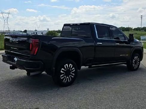 Used 2024 GMC Sierra 2500 Denali Ultimate AWD/4WD image 8