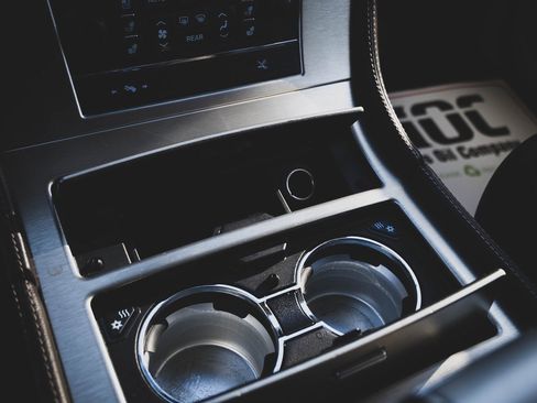 Used 2011 Cadillac Escalade ESV Platinum image 19