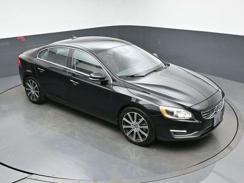 Used 2018 Volvo S60 T5 Inscription Platinum w/ Climate Package AWD/4WD image 41