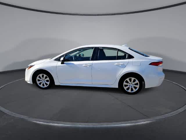 Used 2025 Toyota Corolla LE FWD image 5