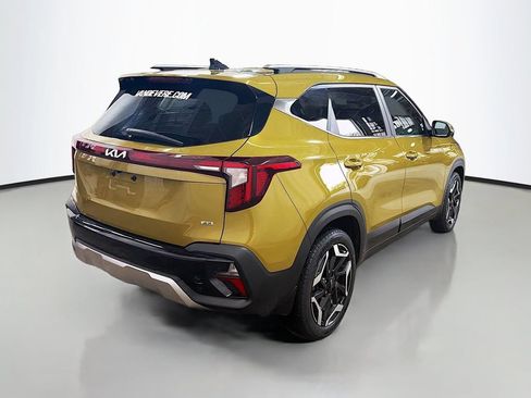 Used 2024 Kia Seltos SX w/ SX Sunroof Package AWD/4WD image 9