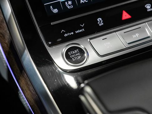 Used 2024 Audi Q8 Prestige image 21